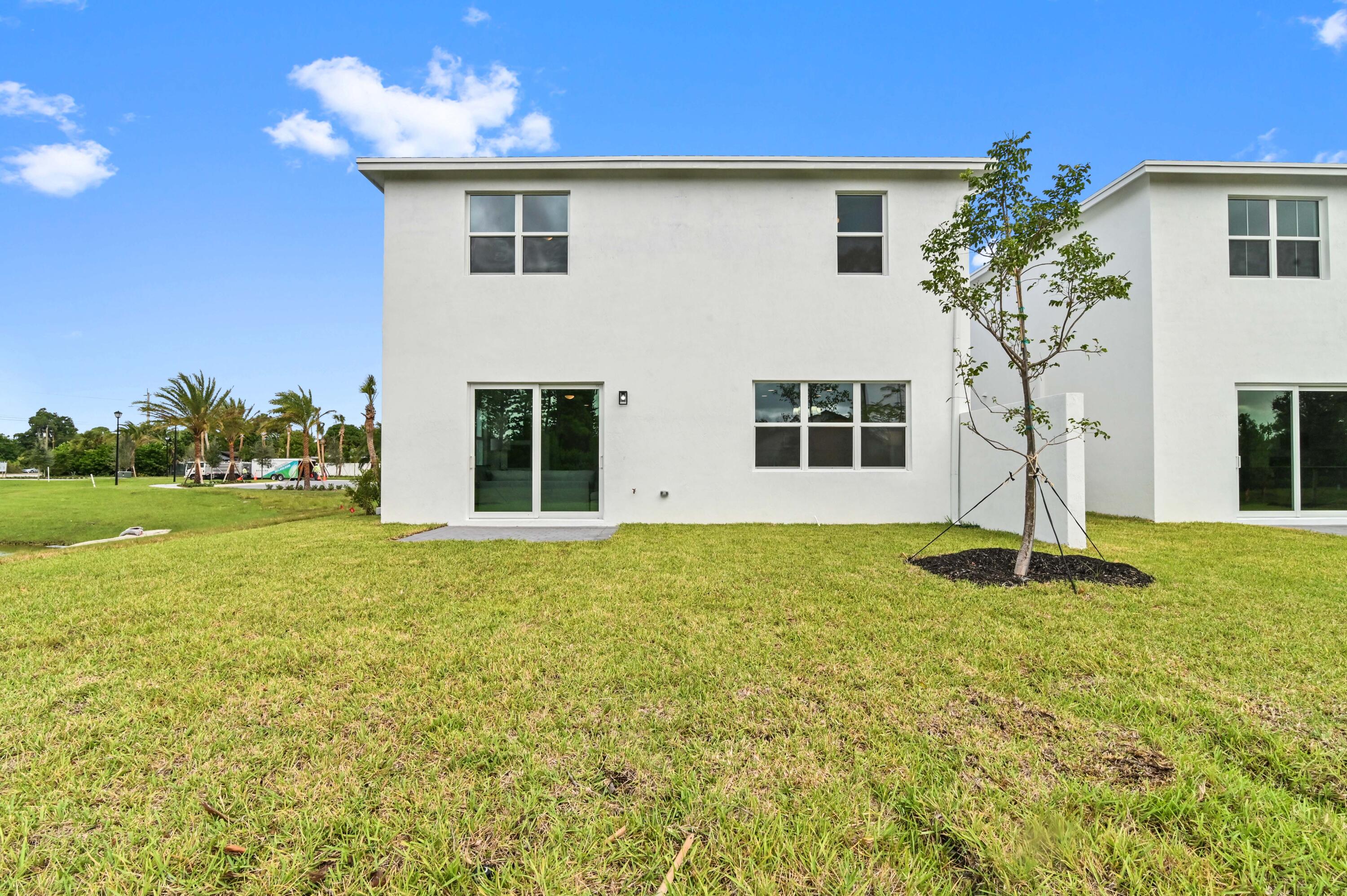 SYMPHONY PLACE - Residential