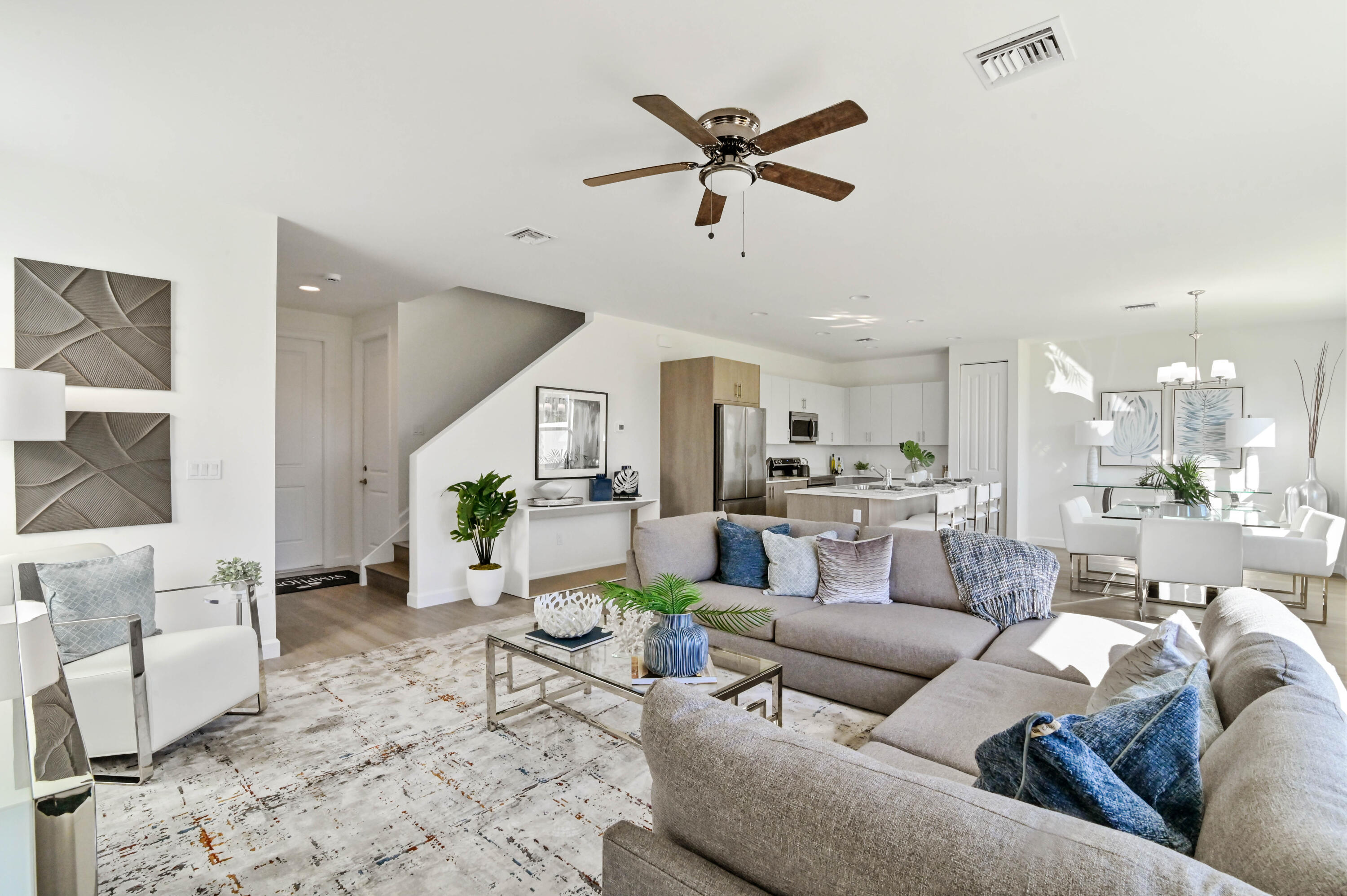 SYMPHONY PLACE - Residential