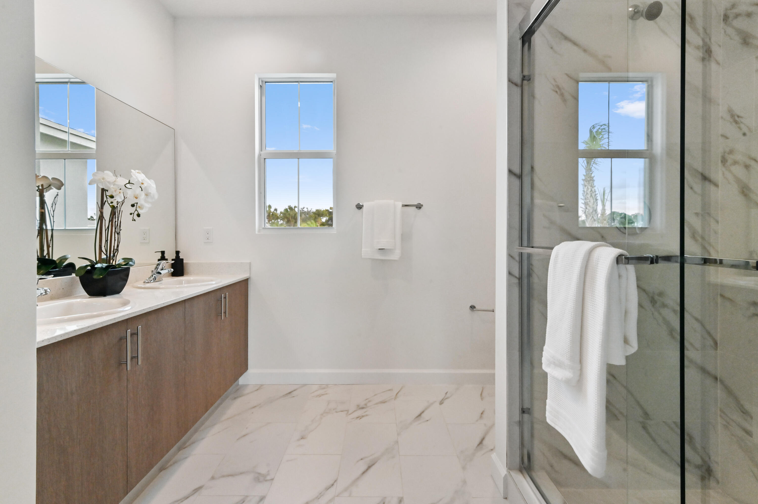 SYMPHONY PLACE - Residential