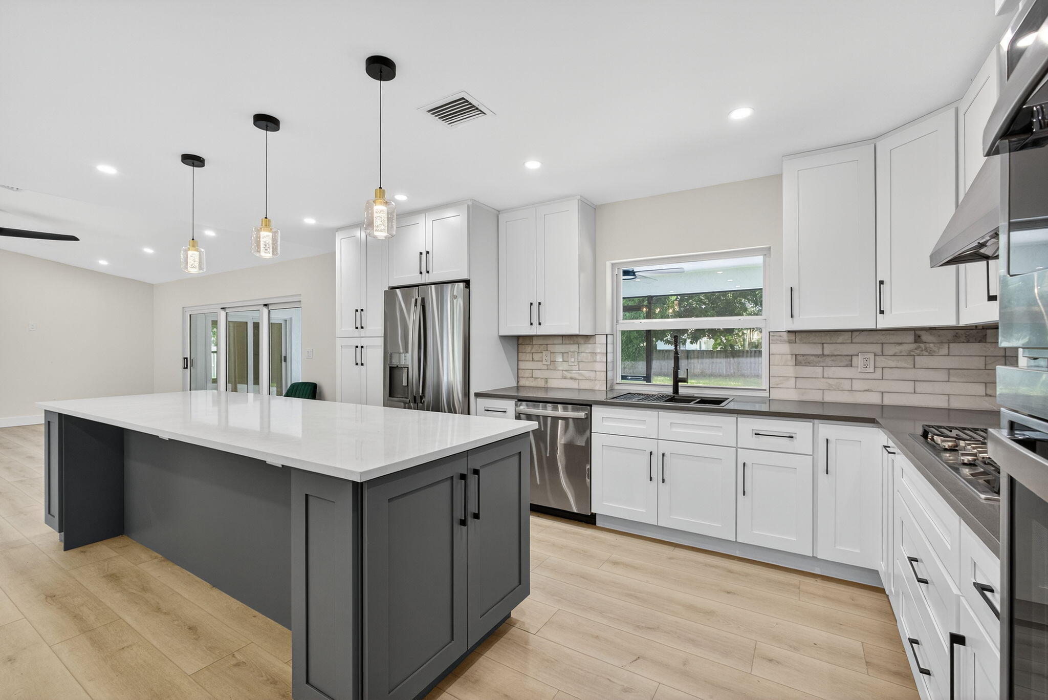 PINEWOOD EAST 2 OF WELLINGTON - Residential Lease