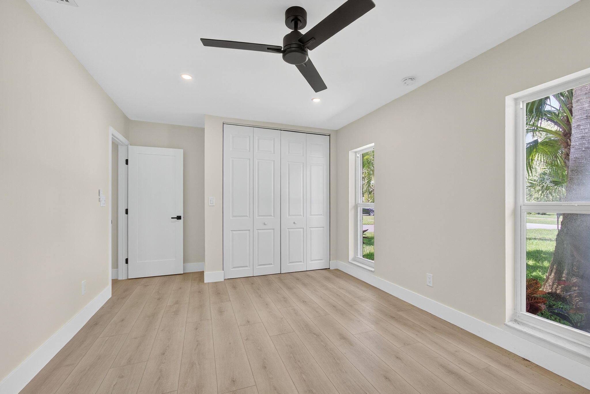 PINEWOOD EAST 2 OF WELLINGTON - Residential Lease
