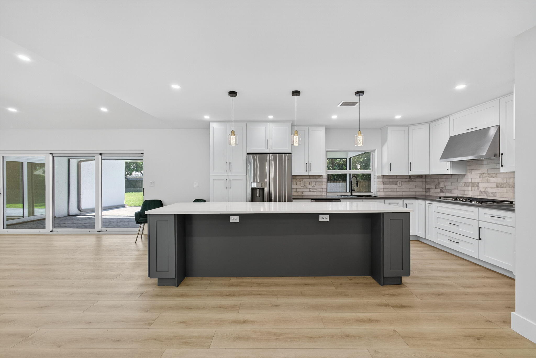 PINEWOOD EAST 2 OF WELLINGTON - Residential Lease