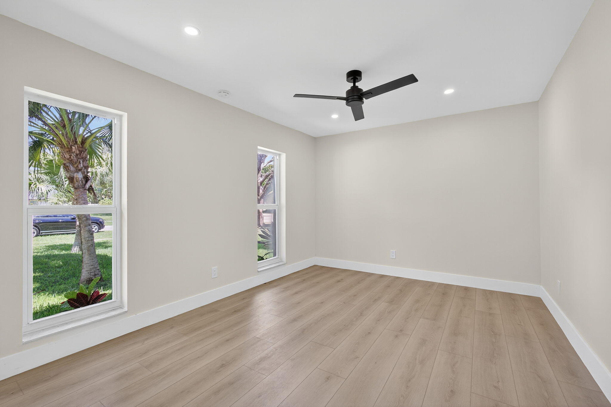 PINEWOOD EAST 2 OF WELLINGTON - Residential Lease