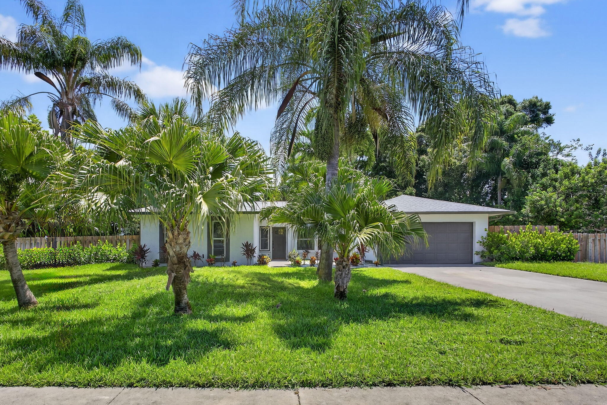 PINEWOOD EAST 2 OF WELLINGTON - Residential Lease