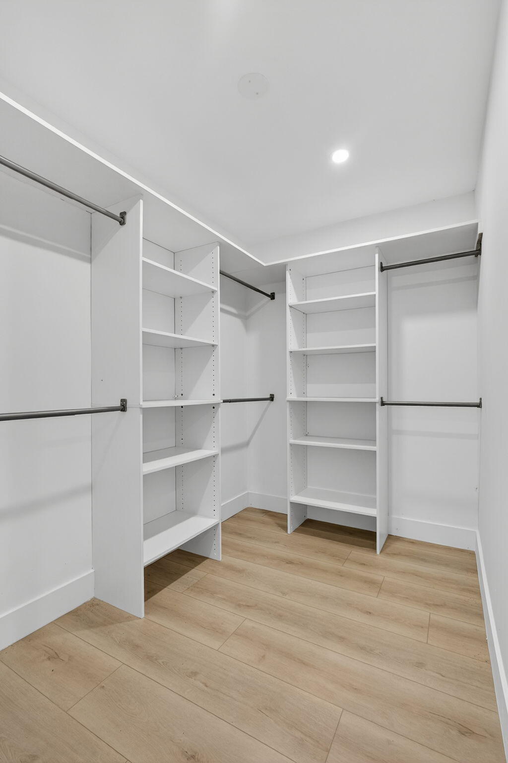 PINEWOOD EAST 2 OF WELLINGTON - Residential Lease