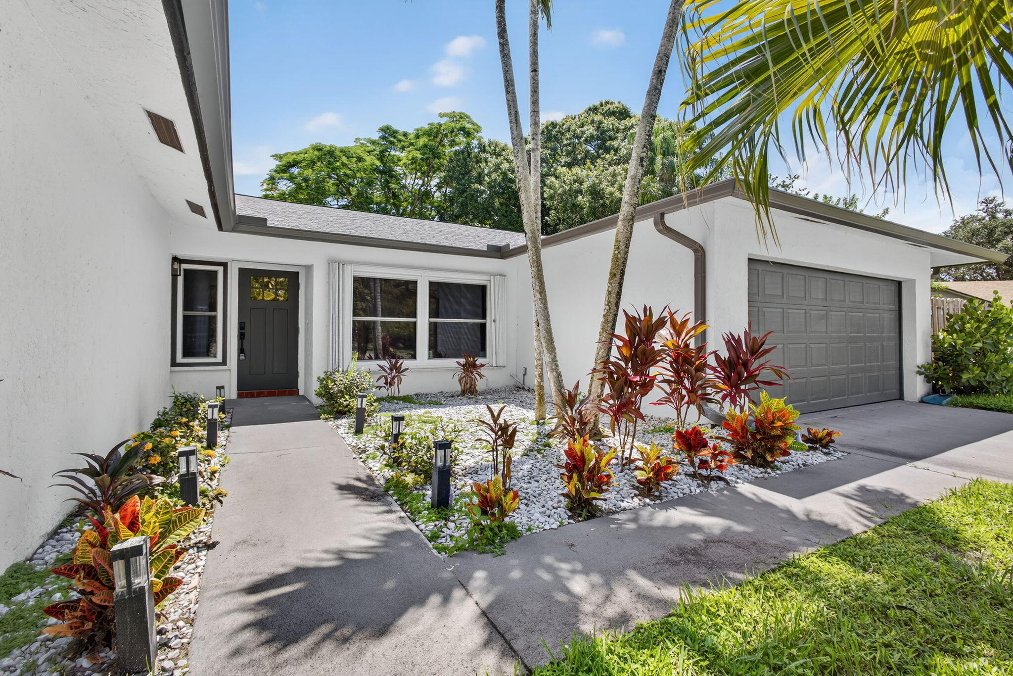 PINEWOOD EAST 2 OF WELLINGTON - Residential Lease
