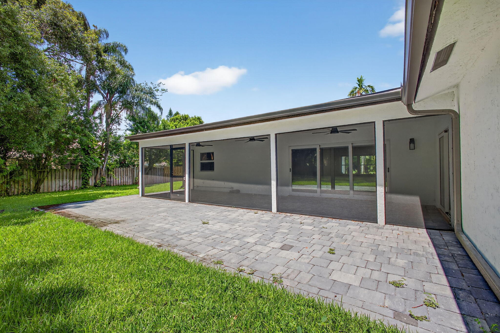 PINEWOOD EAST 2 OF WELLINGTON - Residential Lease