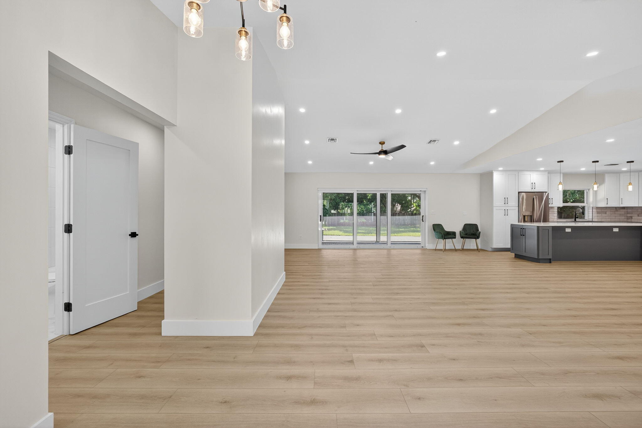 PINEWOOD EAST 2 OF WELLINGTON - Residential Lease
