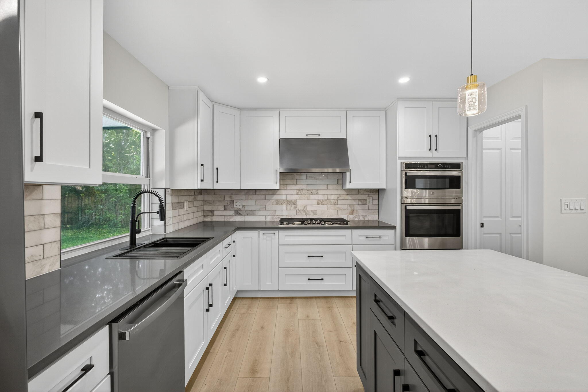 PINEWOOD EAST 2 OF WELLINGTON - Residential Lease