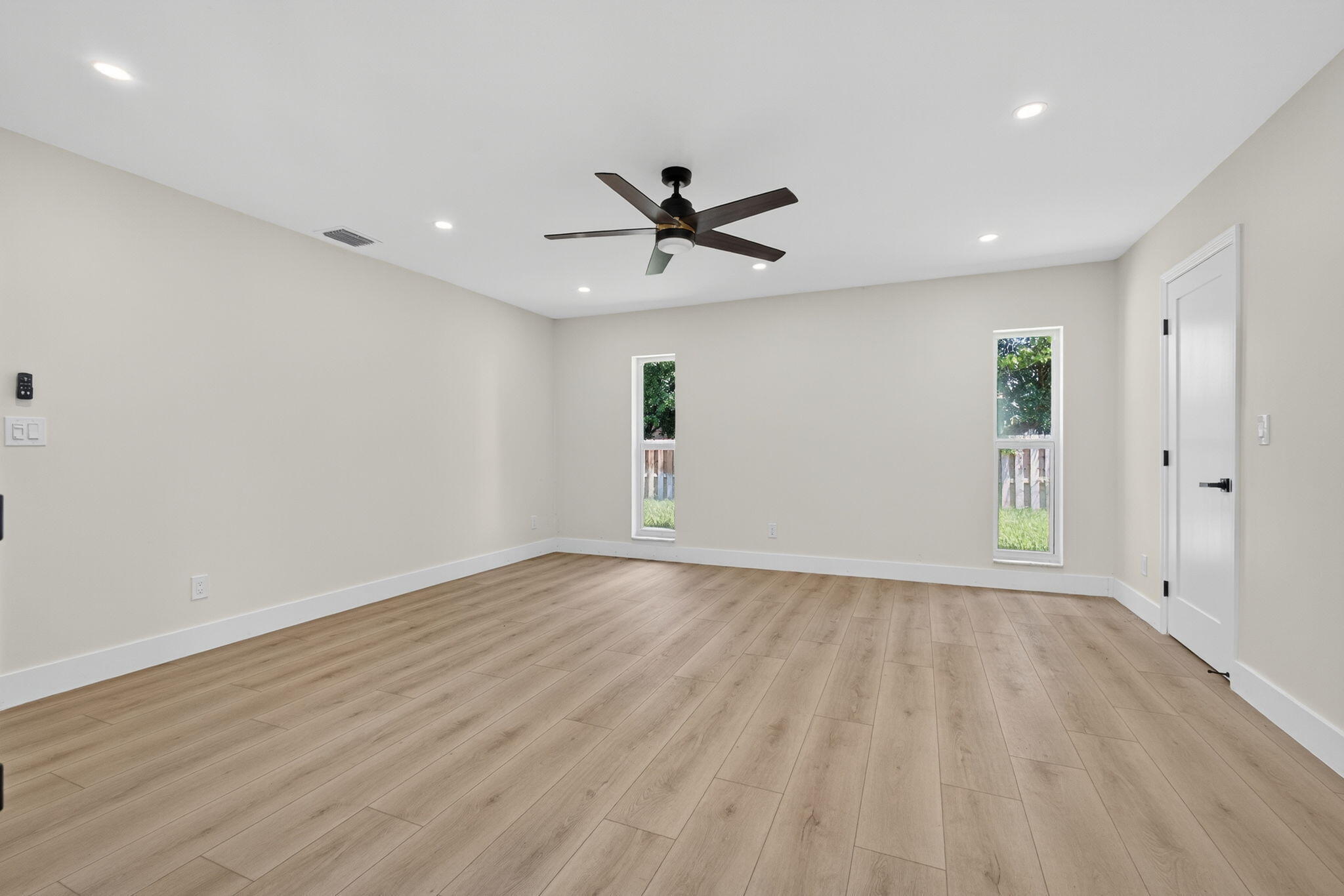 PINEWOOD EAST 2 OF WELLINGTON - Residential Lease