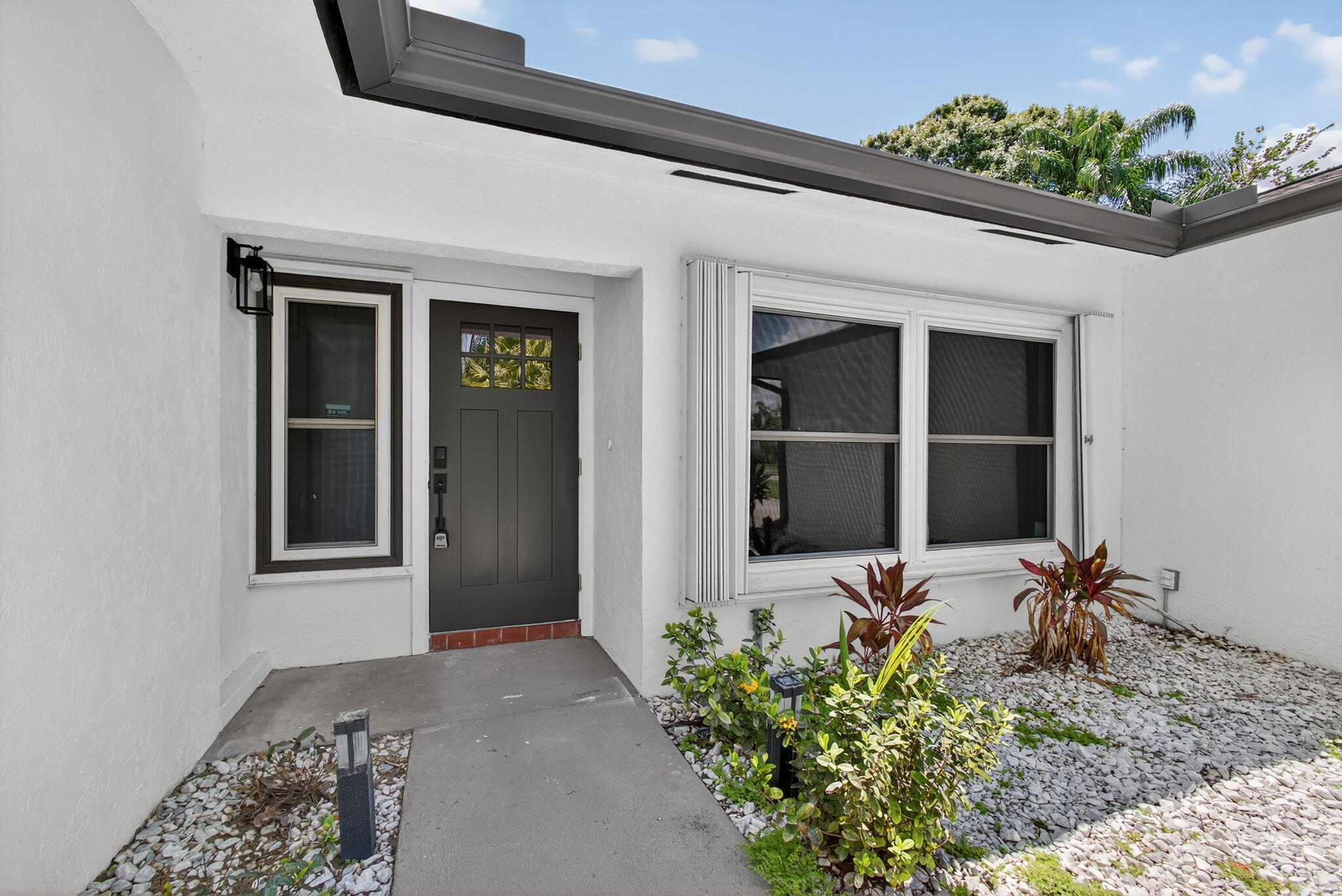 PINEWOOD EAST 2 OF WELLINGTON - Residential Lease