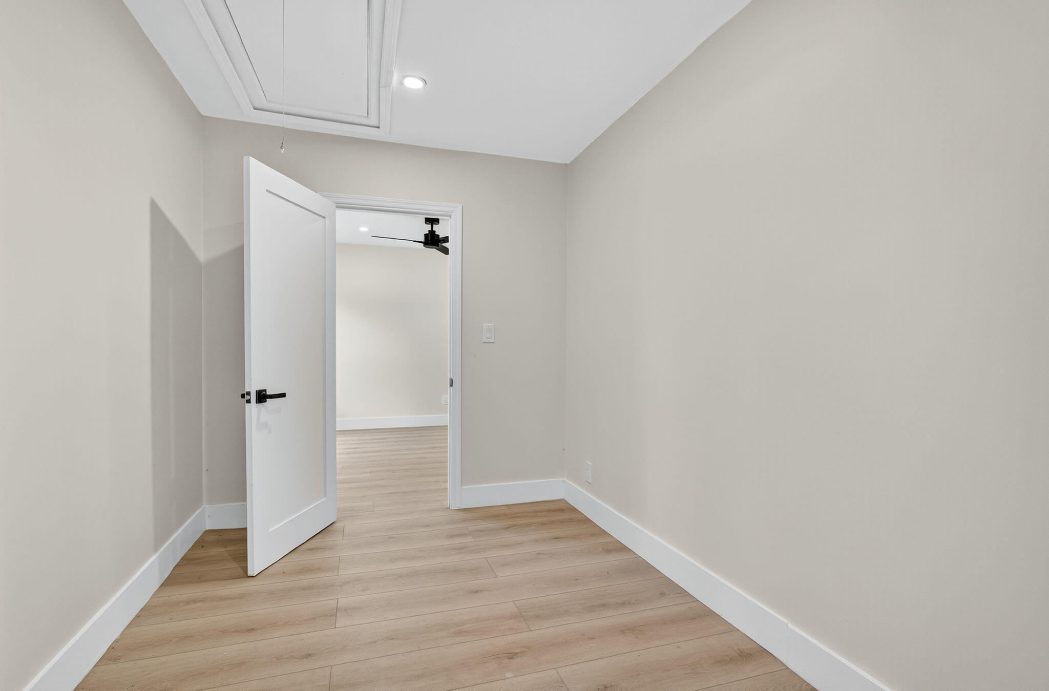 PINEWOOD EAST 2 OF WELLINGTON - Residential Lease