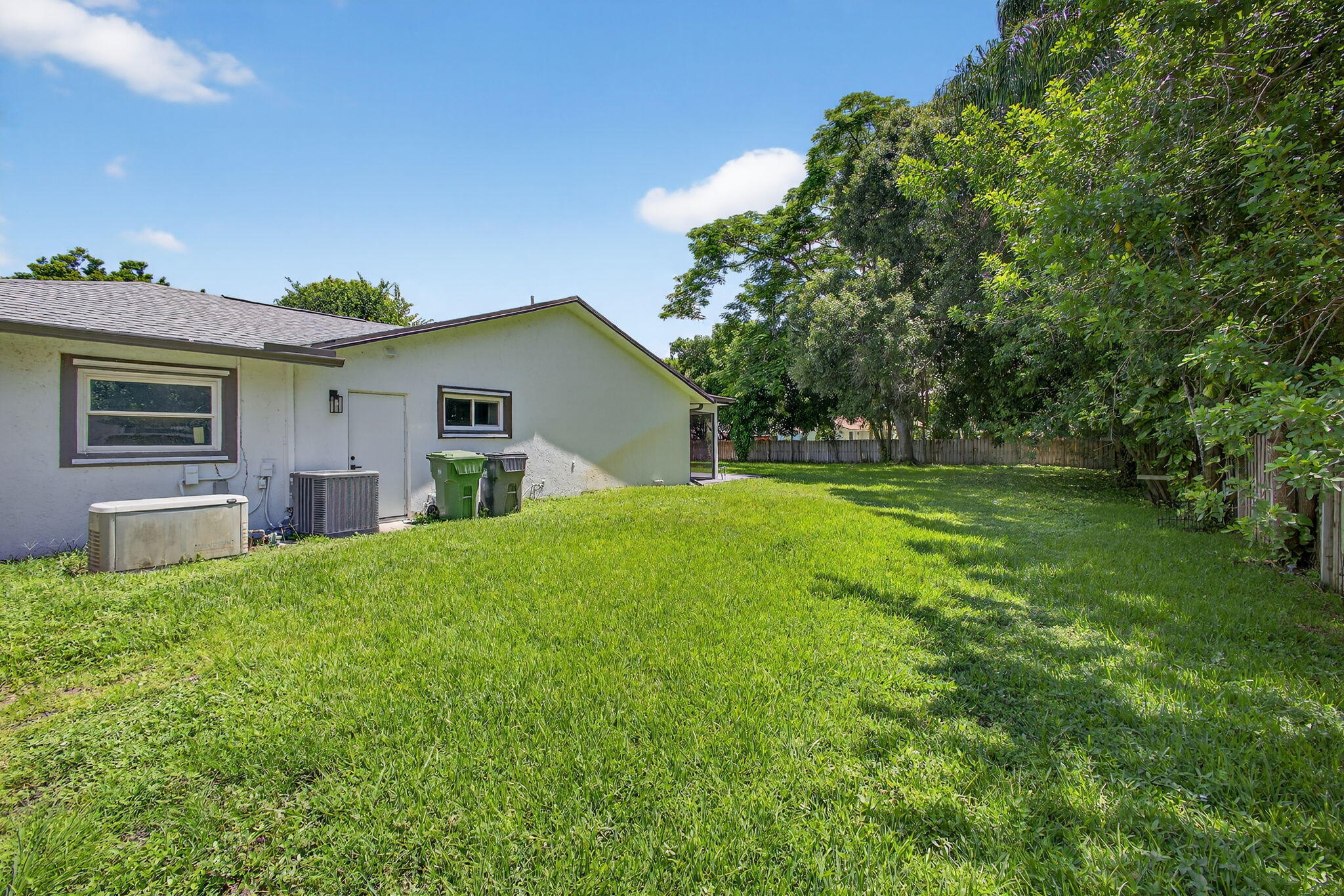 PINEWOOD EAST 2 OF WELLINGTON - Residential Lease