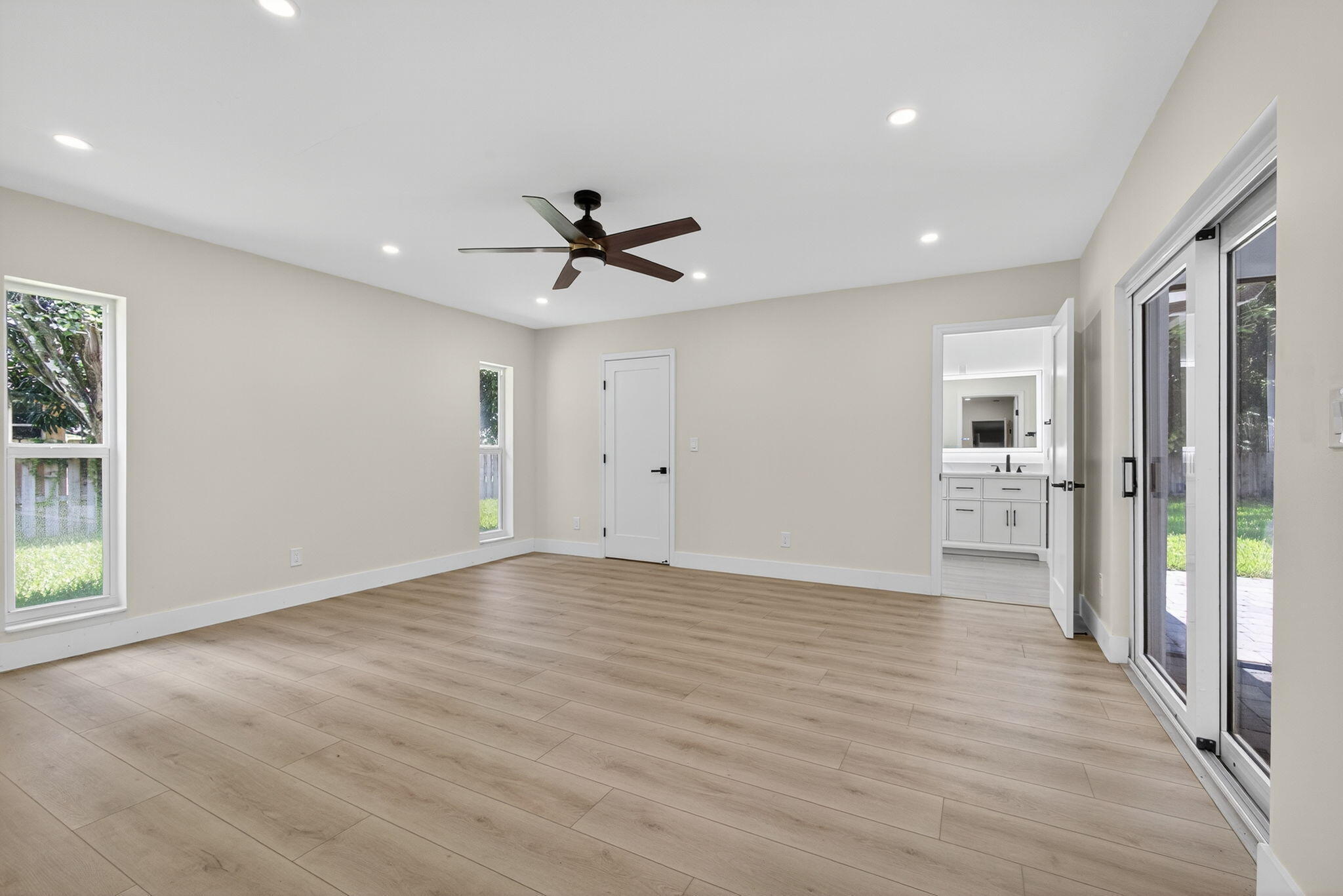 PINEWOOD EAST 2 OF WELLINGTON - Residential Lease