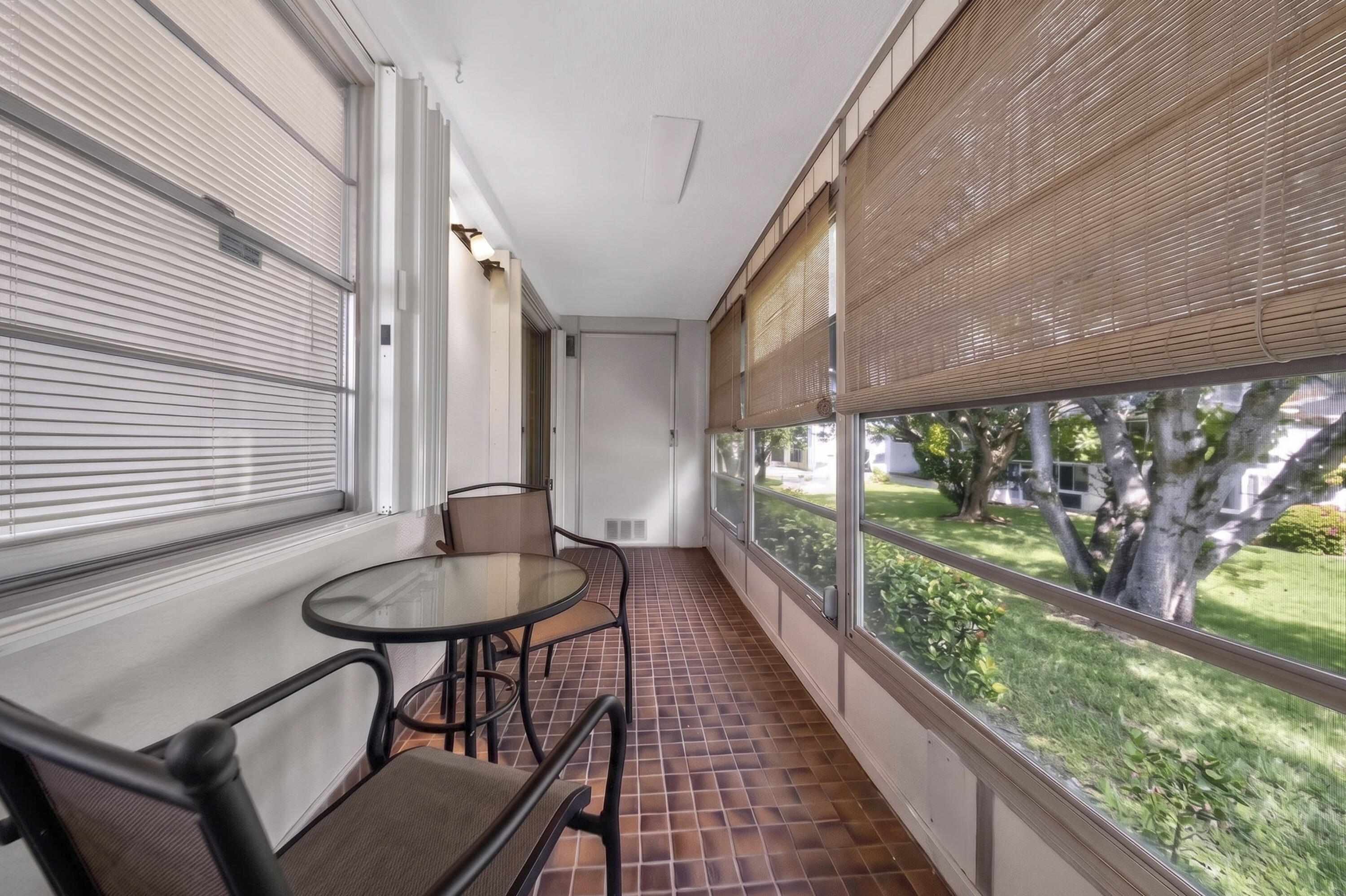 UPMINSTER H CONDO - Residential