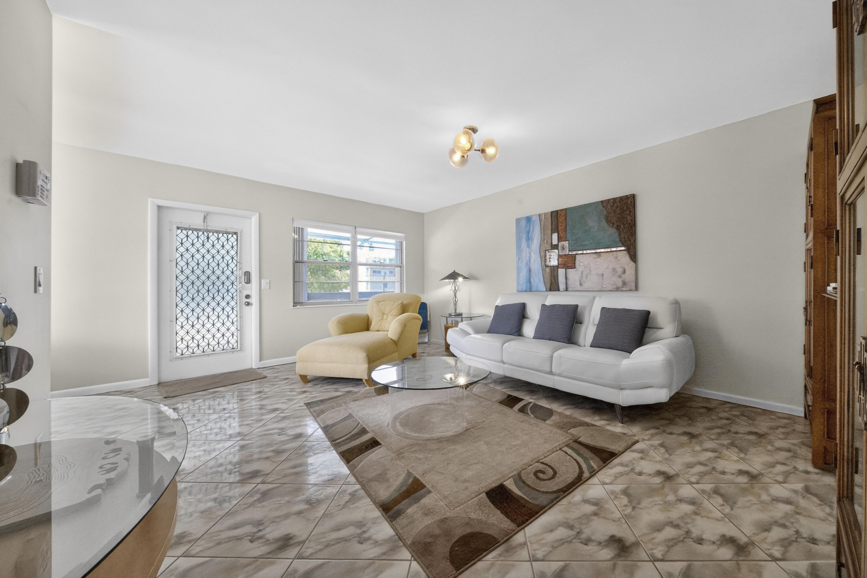 UPMINSTER H CONDO - Residential
