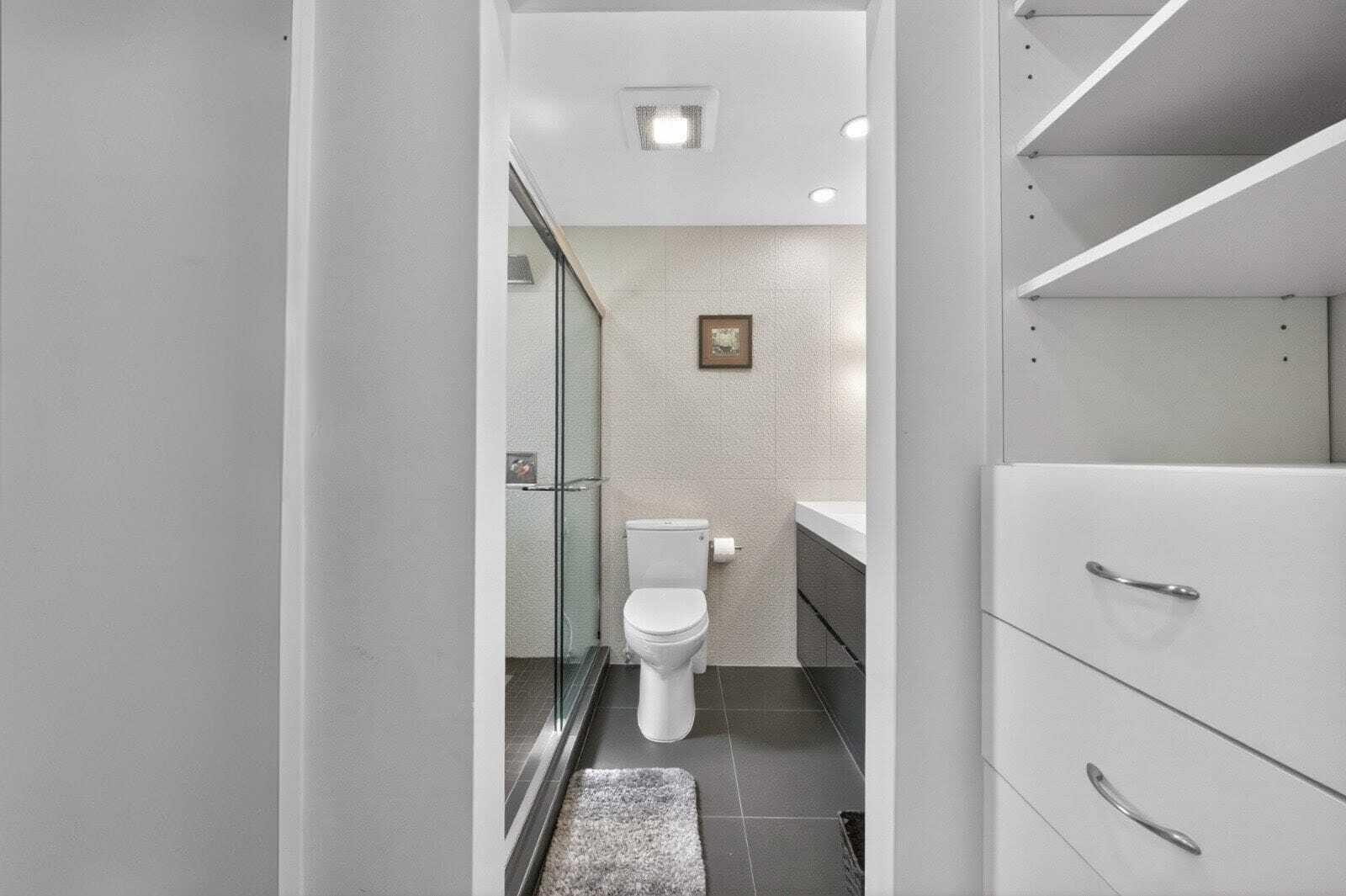 UPMINSTER H CONDO - Residential