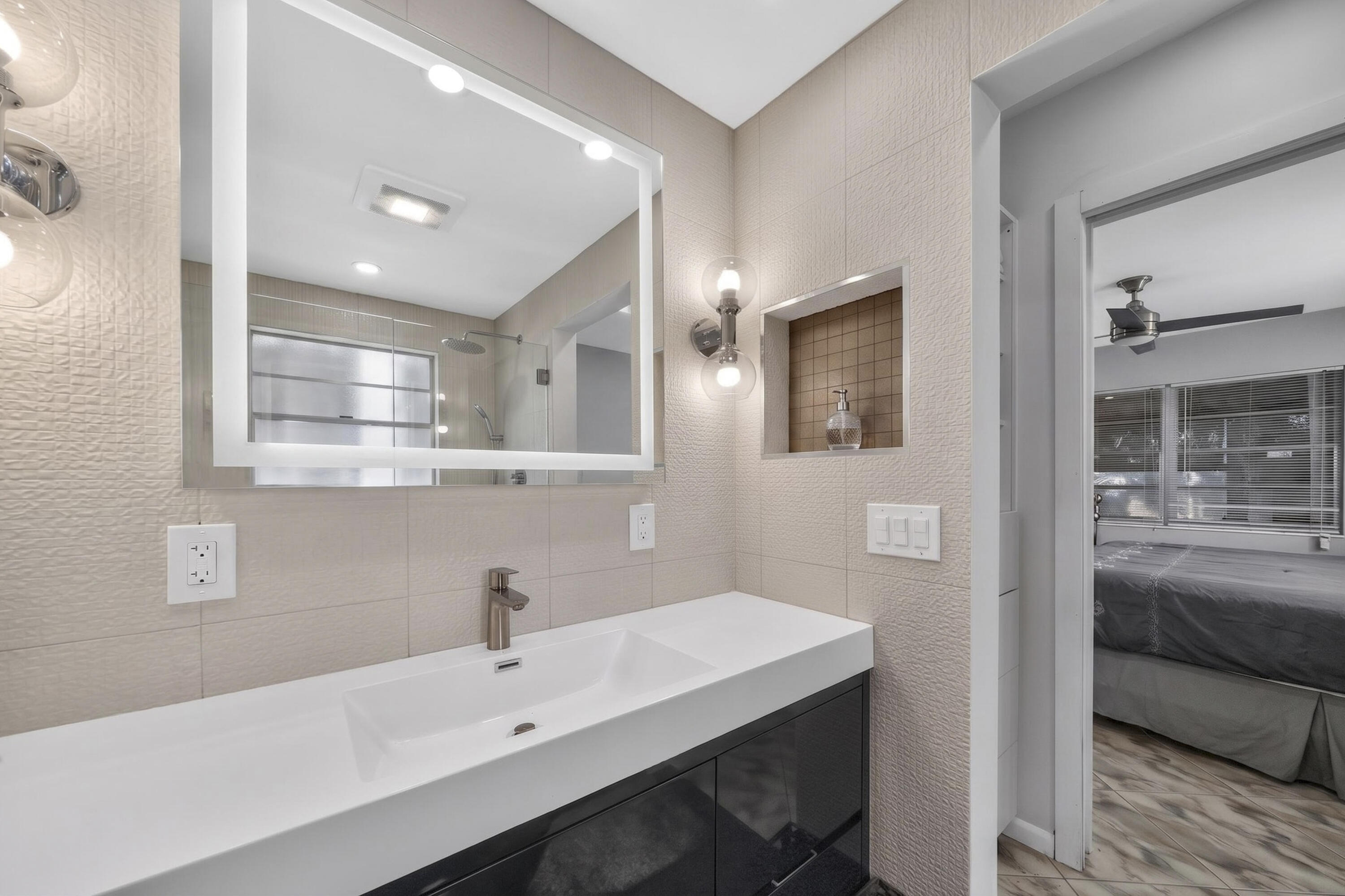 UPMINSTER H CONDO - Residential