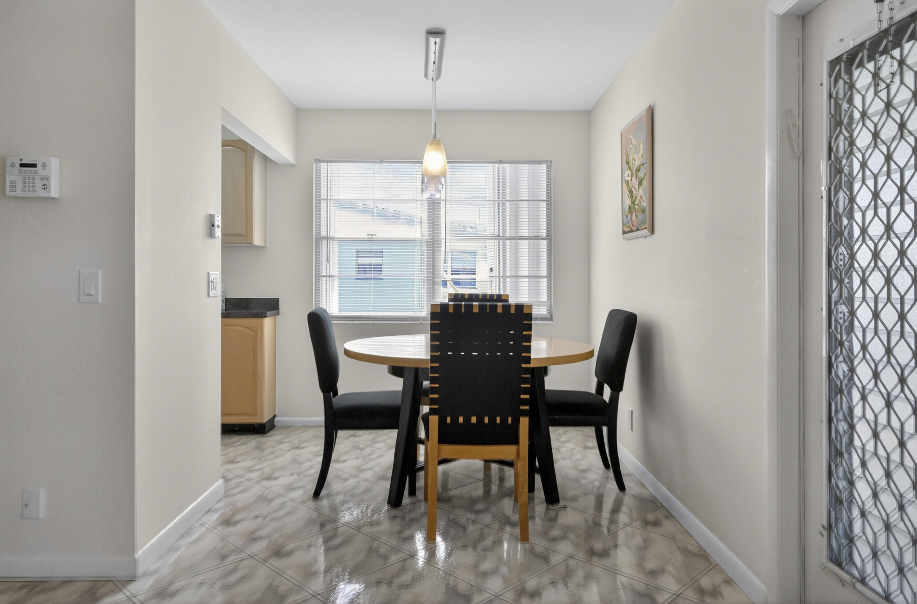 UPMINSTER H CONDO - Residential