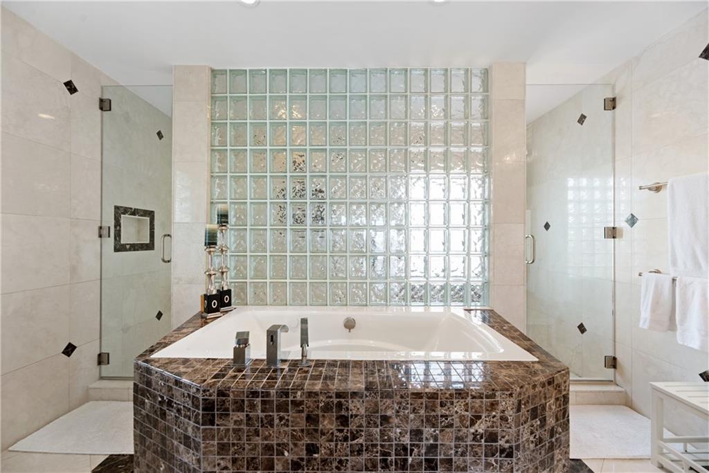 LAUDERDALE BEACH - Residential