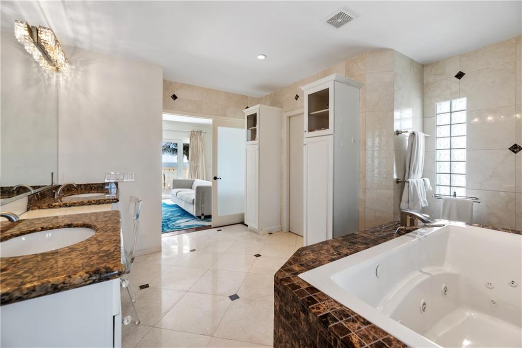 LAUDERDALE BEACH - Residential