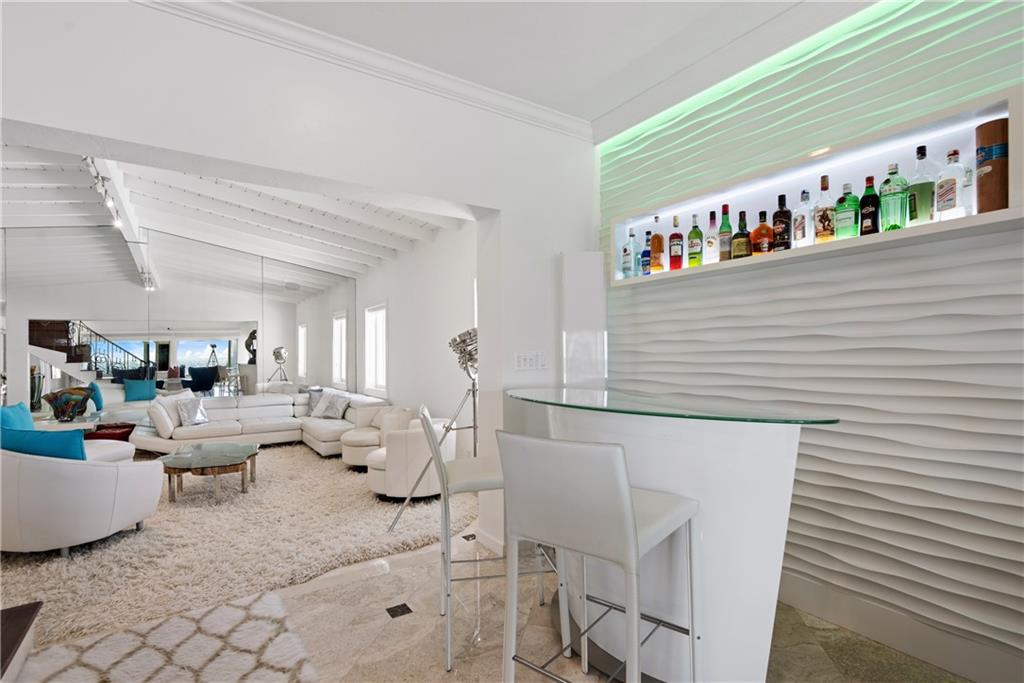 LAUDERDALE BEACH - Residential