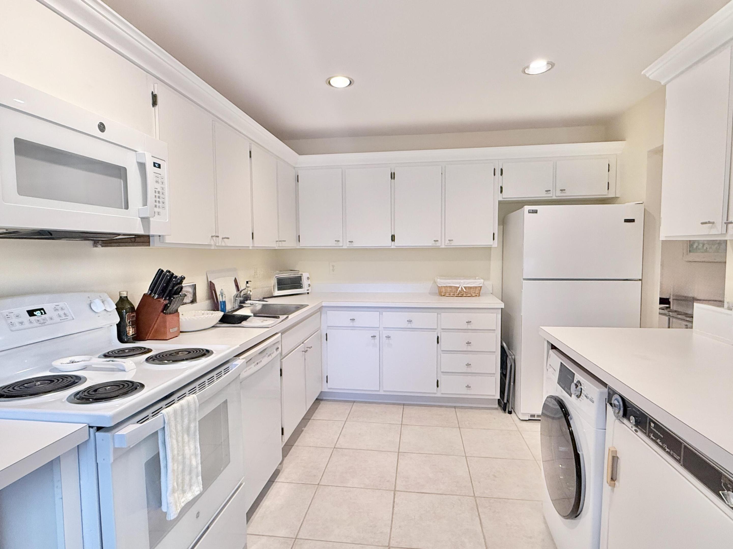 WESTGATE AT HUNTERS RUN CONDO - Residential Lease