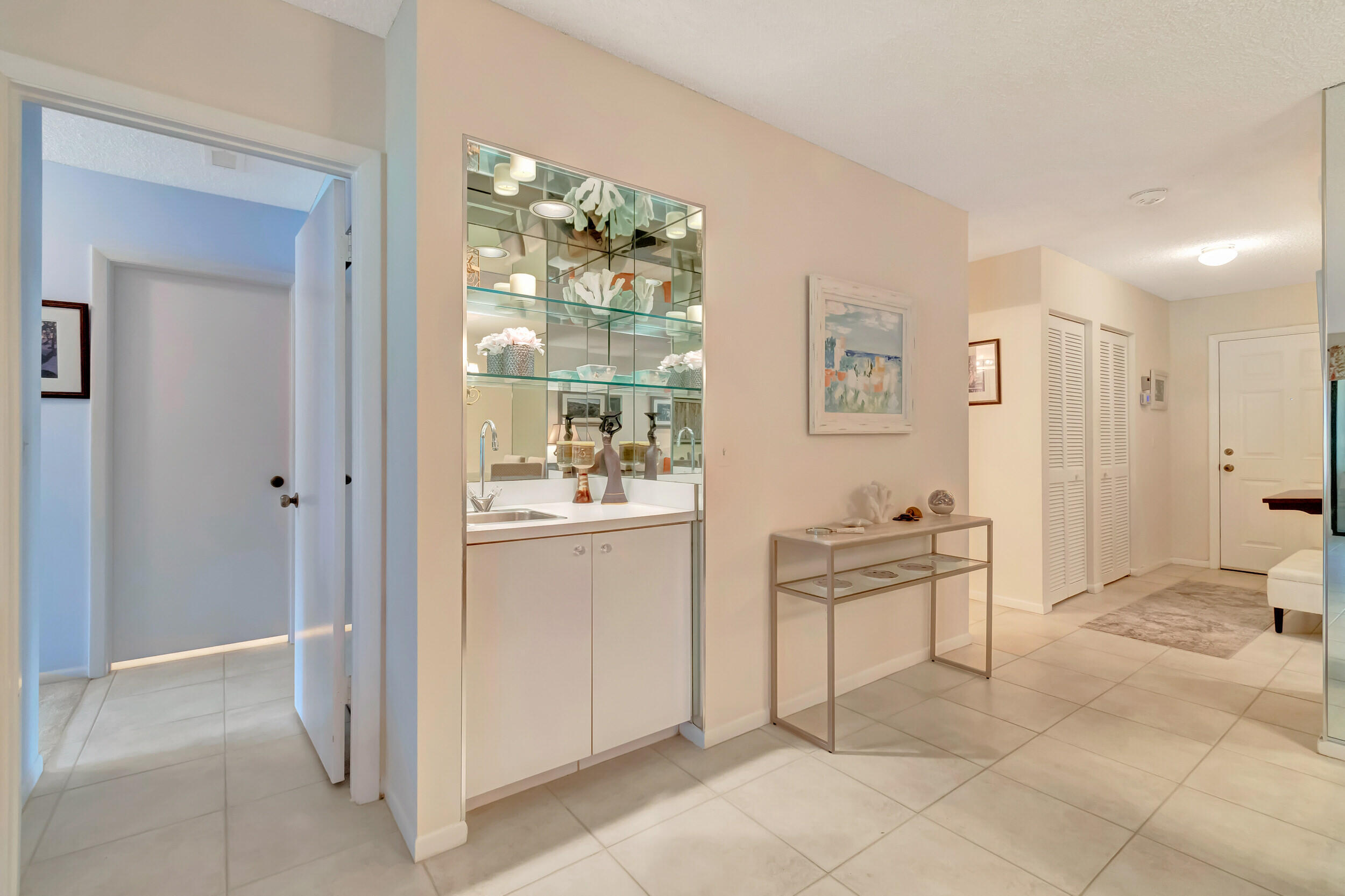 WESTGATE AT HUNTERS RUN CONDO - Residential Lease