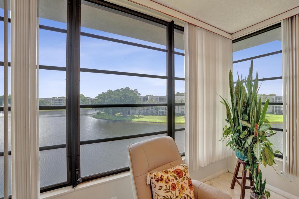 CONDO 12 OF WHITEHALL CONDOS - Residential