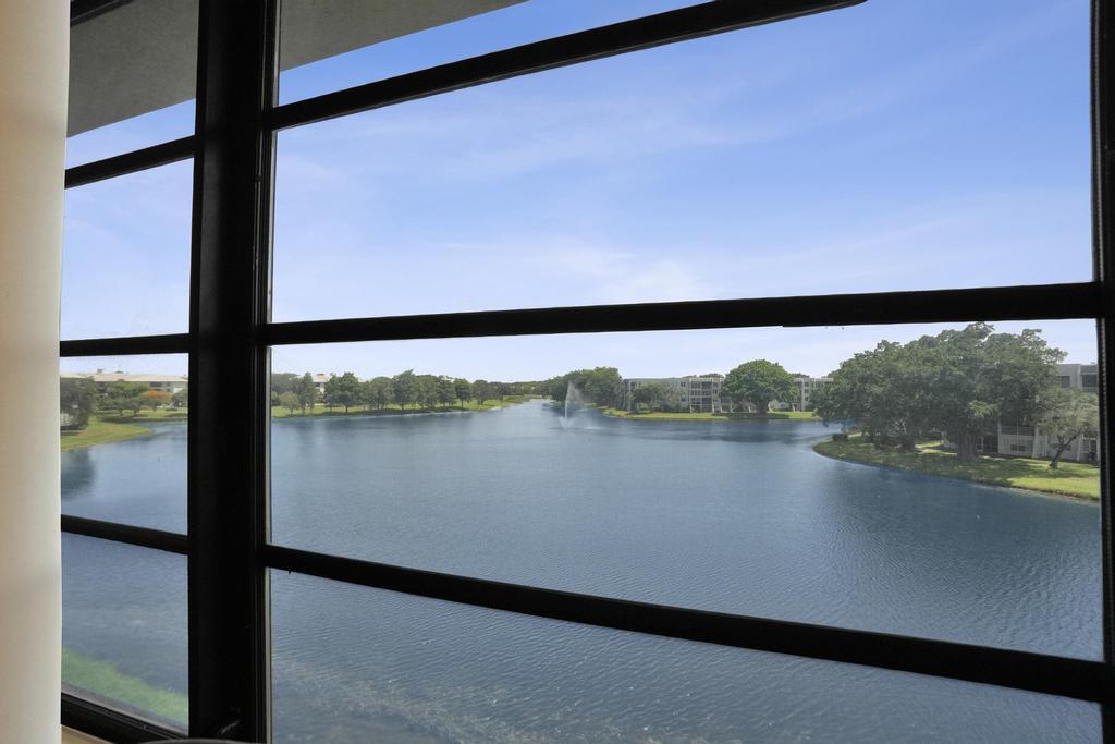 CONDO 12 OF WHITEHALL CONDOS - Residential