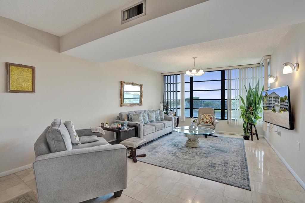 CONDO 12 OF WHITEHALL CONDOS - Residential