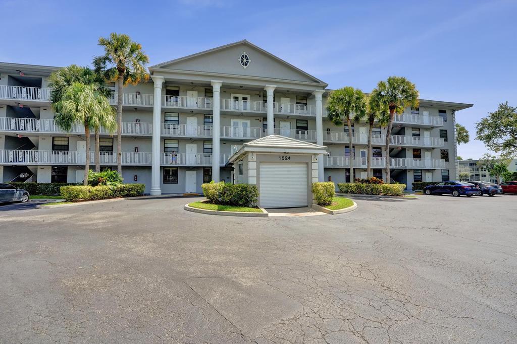 CONDO 12 OF WHITEHALL CONDOS - Residential