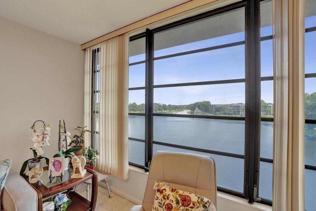 CONDO 12 OF WHITEHALL CONDOS - Residential