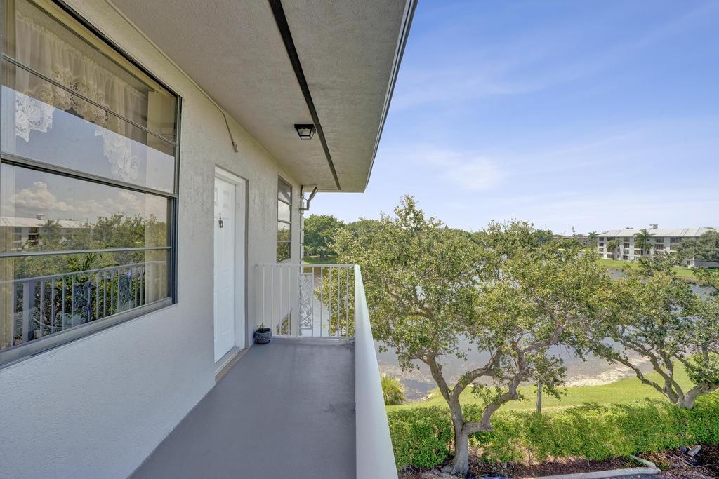 CONDO 12 OF WHITEHALL CONDOS - Residential
