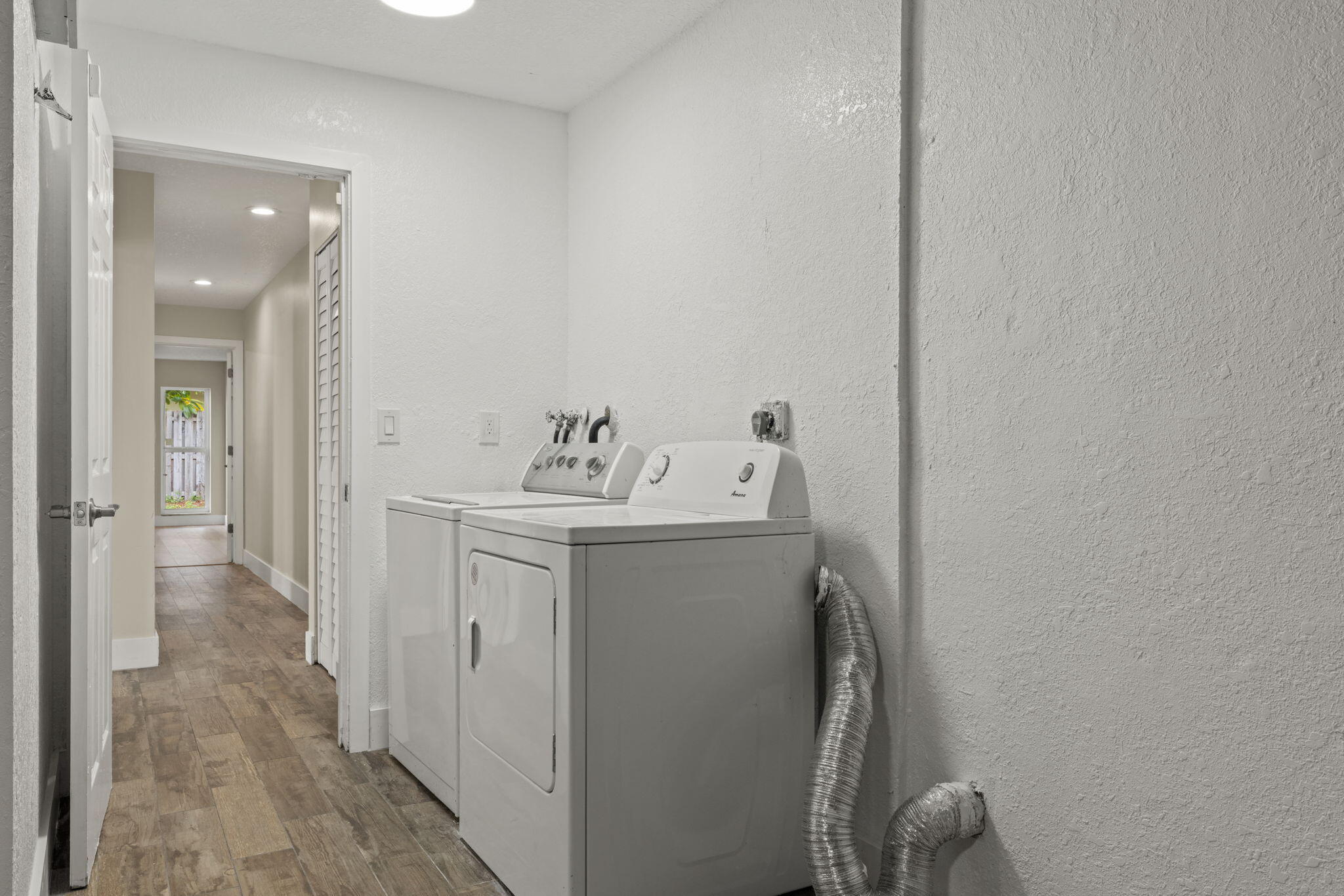FOREST HILLS WEST - Residential Lease