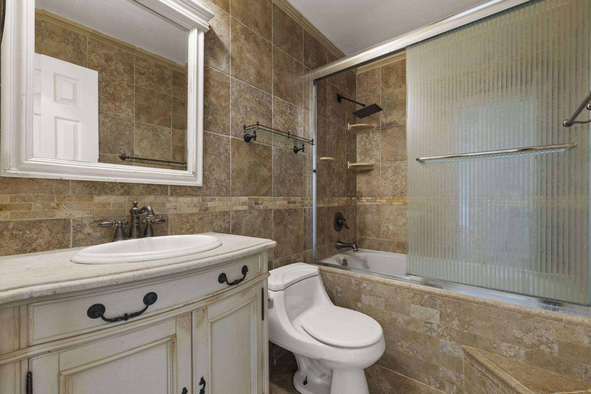 FOREST HILLS WEST - Residential Lease