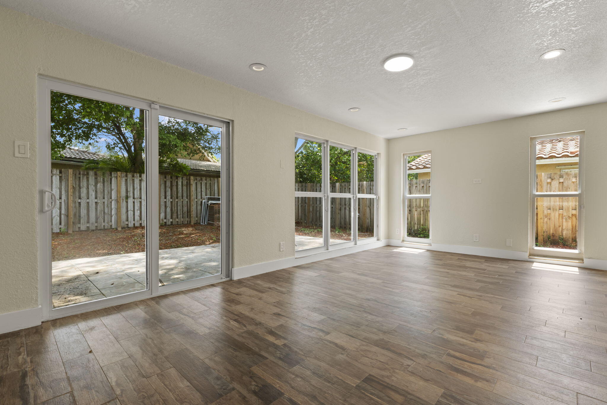 FOREST HILLS WEST - Residential Lease