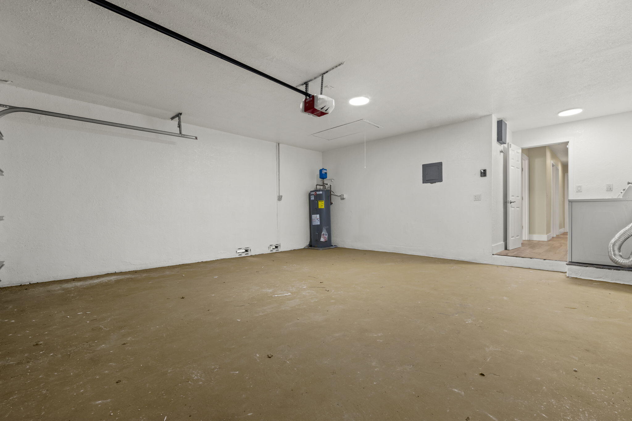 FOREST HILLS WEST - Residential Lease