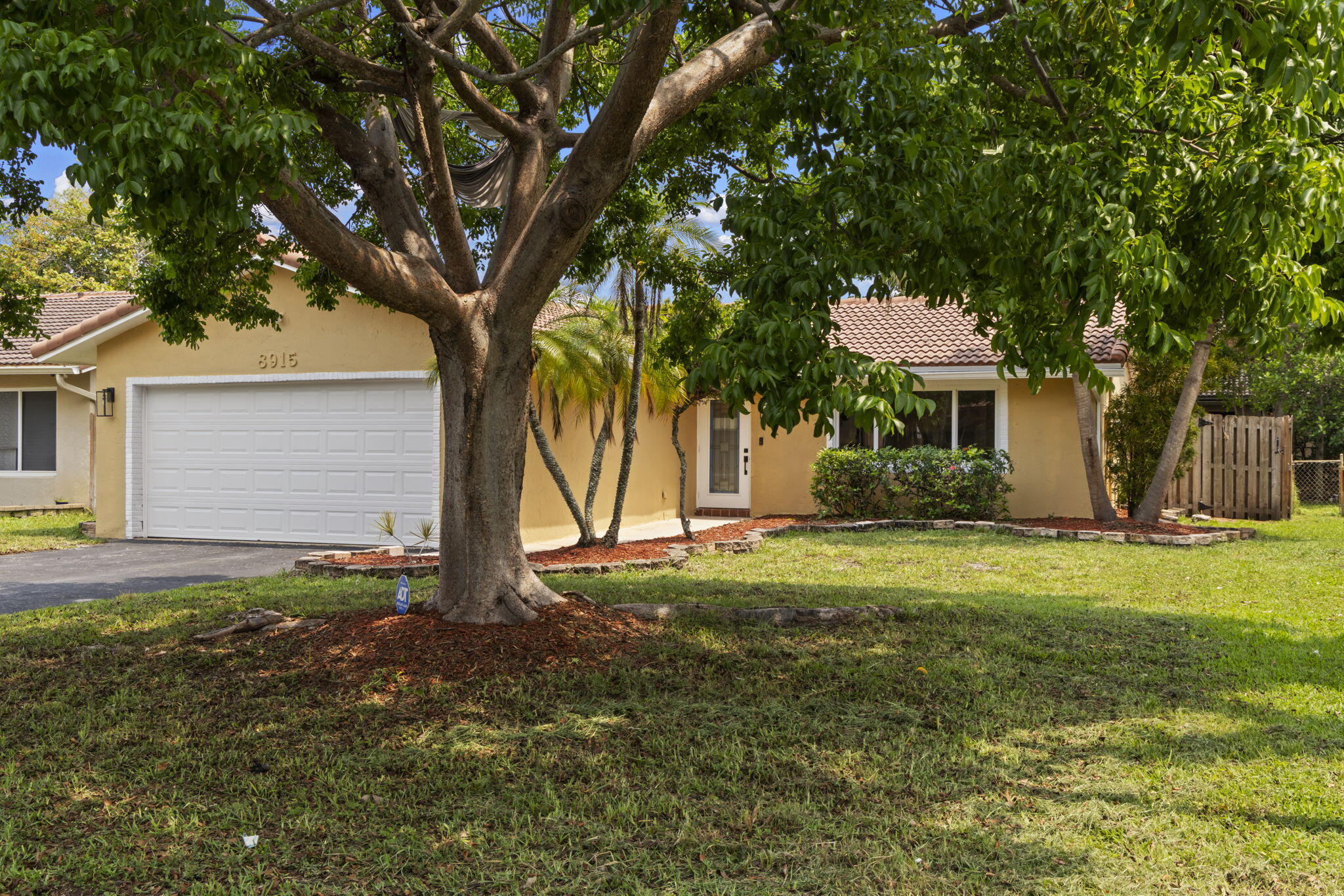 FOREST HILLS WEST - Residential Lease