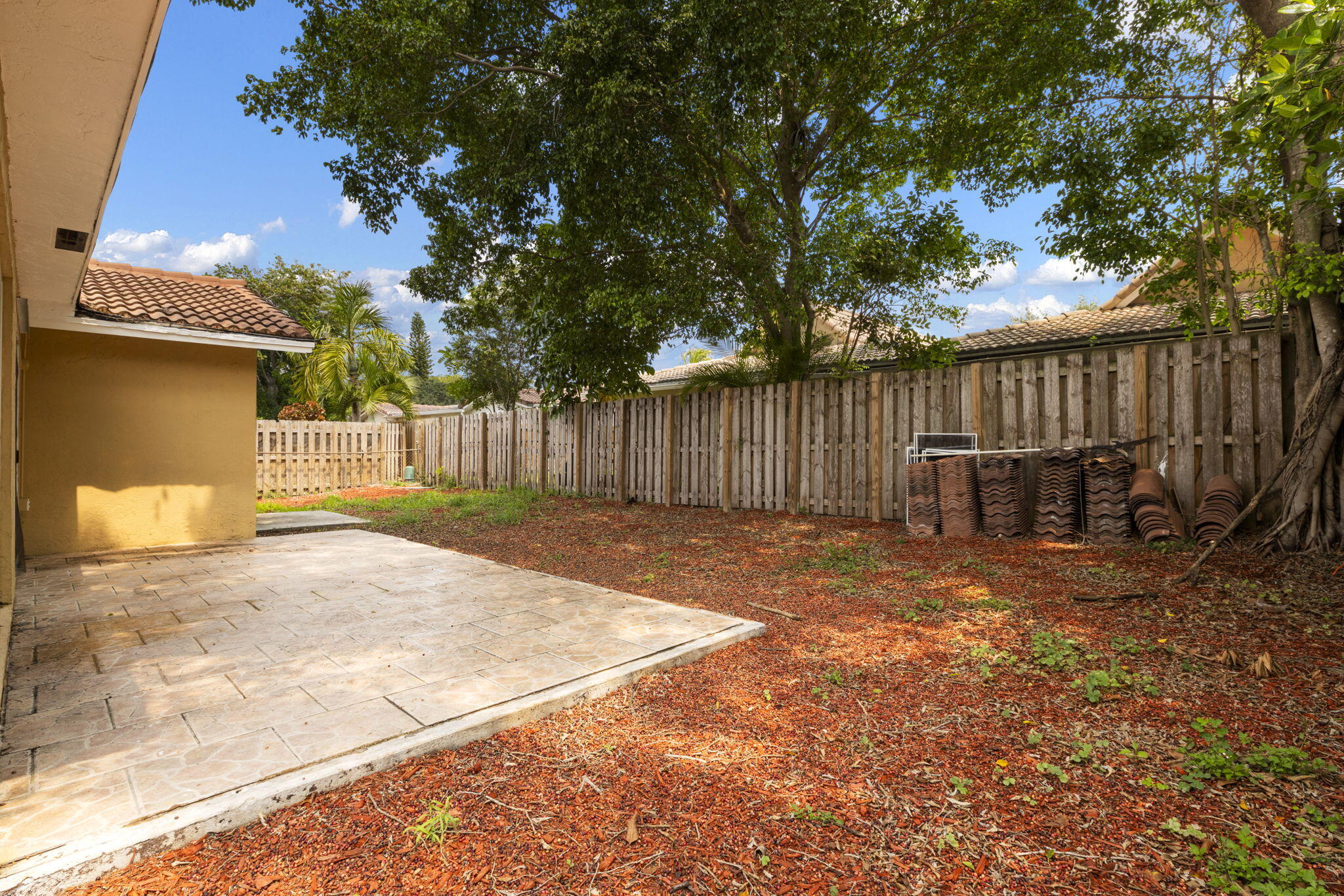 FOREST HILLS WEST - Residential Lease