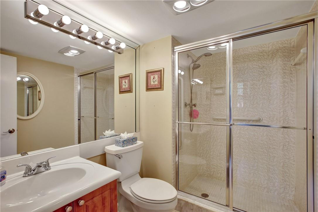 HOLLYBROOK GOLF & TENNIS - Residential
