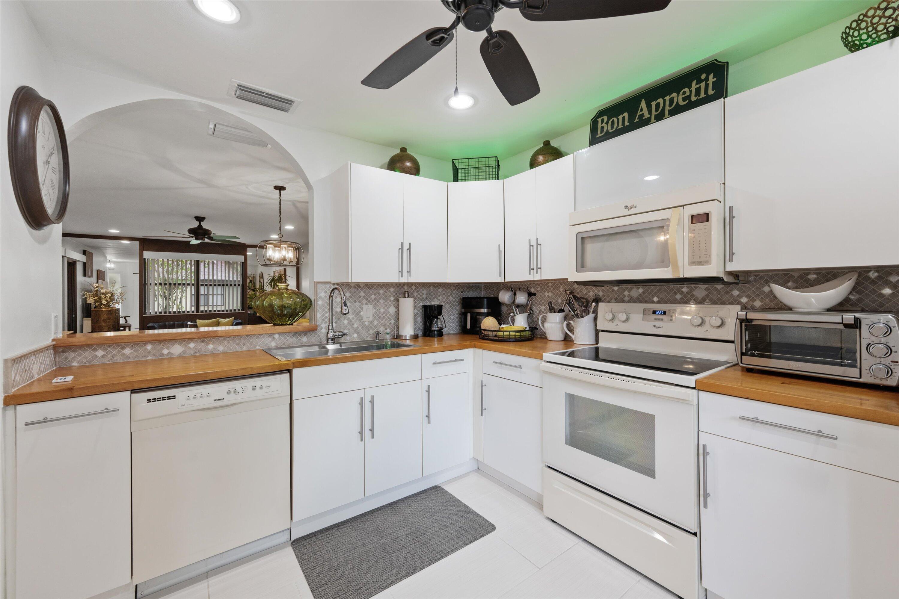 STRATHMORE GATE WEST UNIT 1 - Residential
