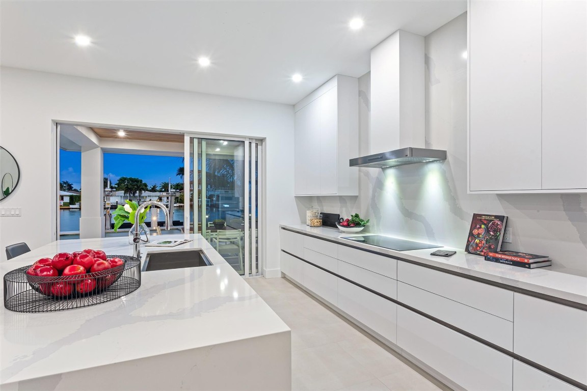 HILLSBORO SHORES SEC - Residential