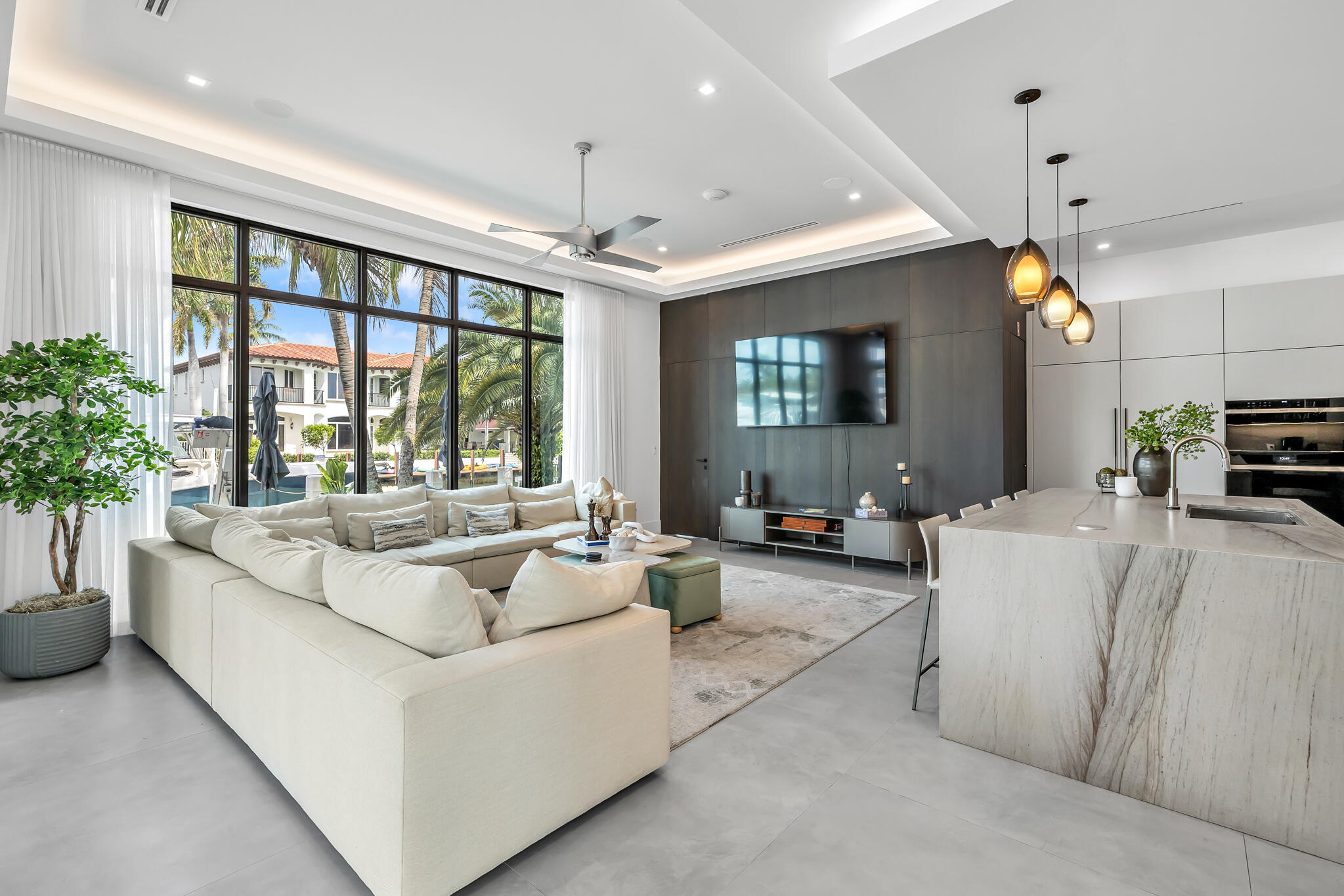VENETIAN ISLES 1ST SEC - Residential