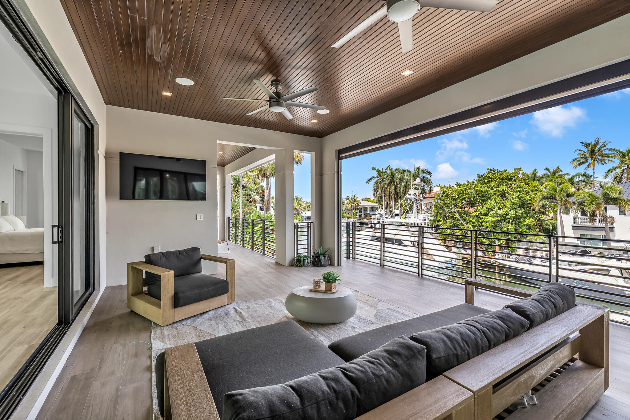 VENETIAN ISLES 1ST SEC - Residential