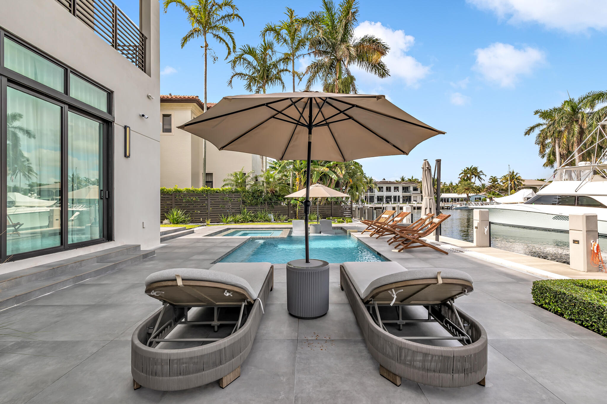 VENETIAN ISLES 1ST SEC - Residential