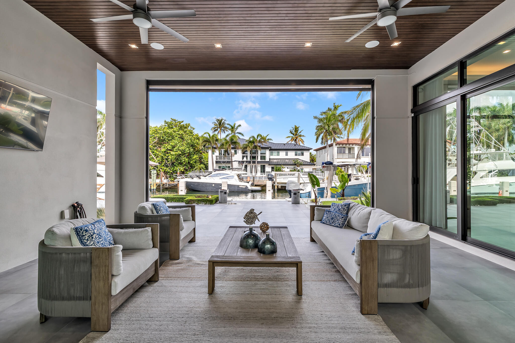 VENETIAN ISLES 1ST SEC - Residential