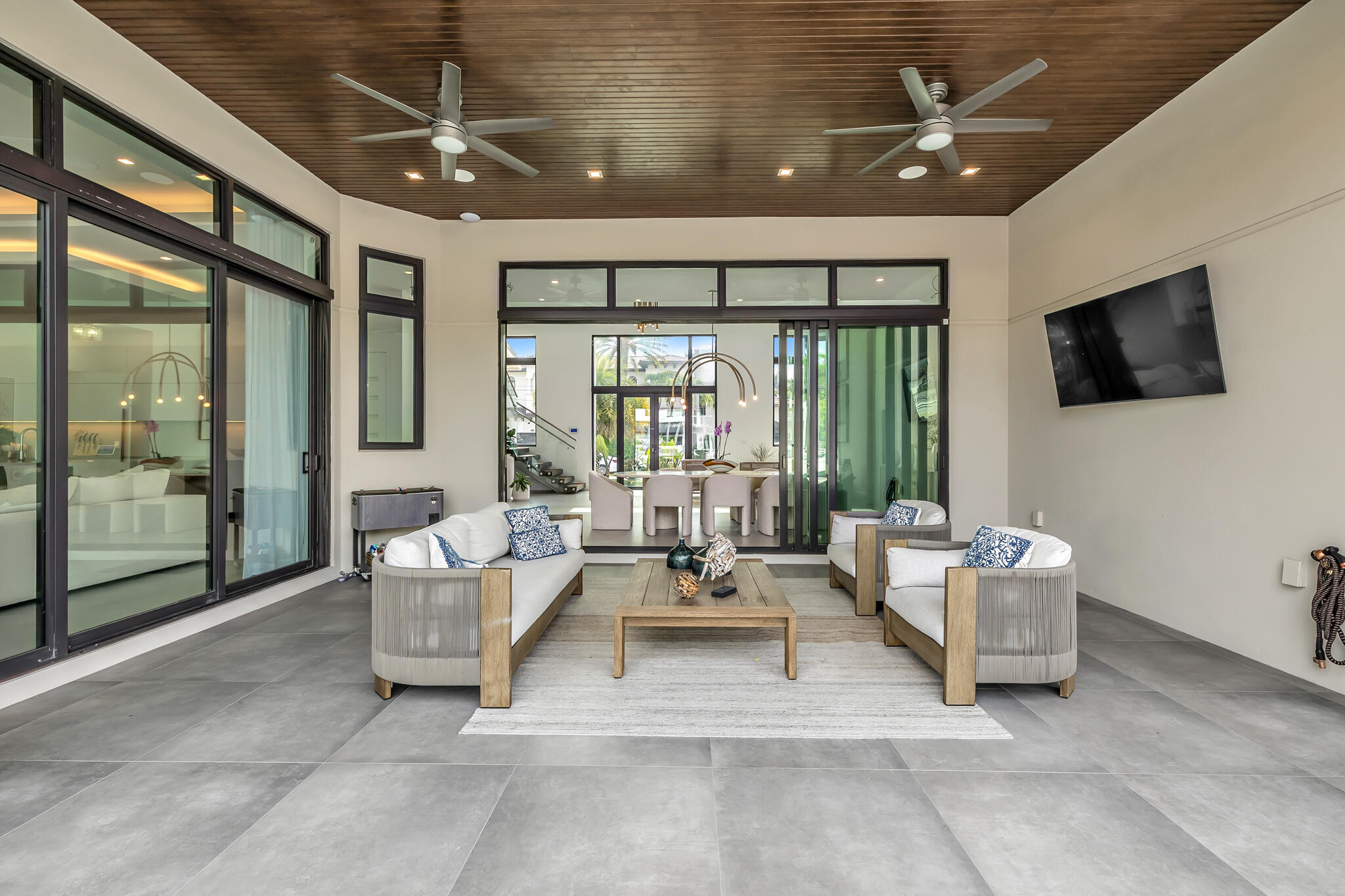 VENETIAN ISLES 1ST SEC - Residential