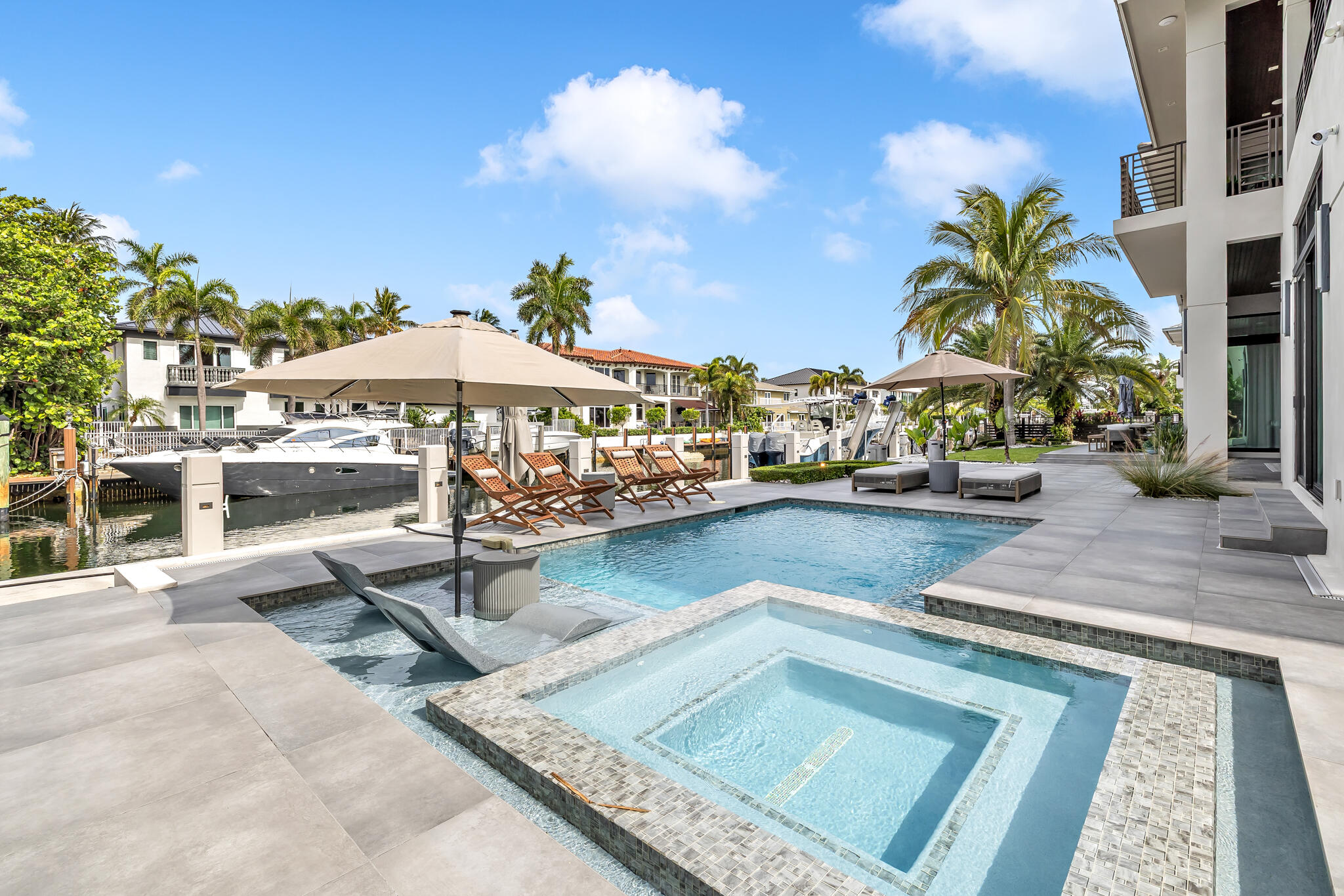 VENETIAN ISLES 1ST SEC - Residential