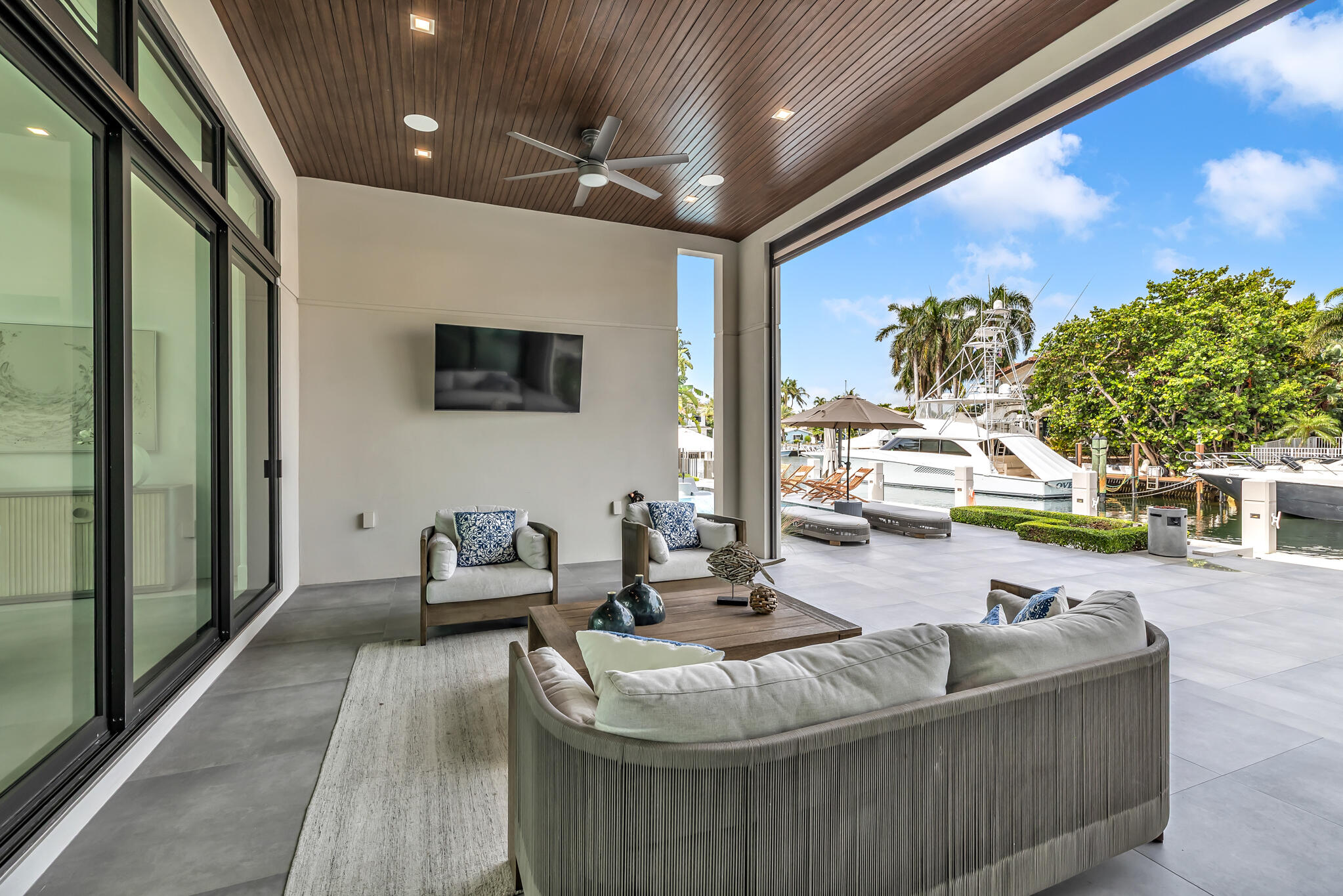 VENETIAN ISLES 1ST SEC - Residential